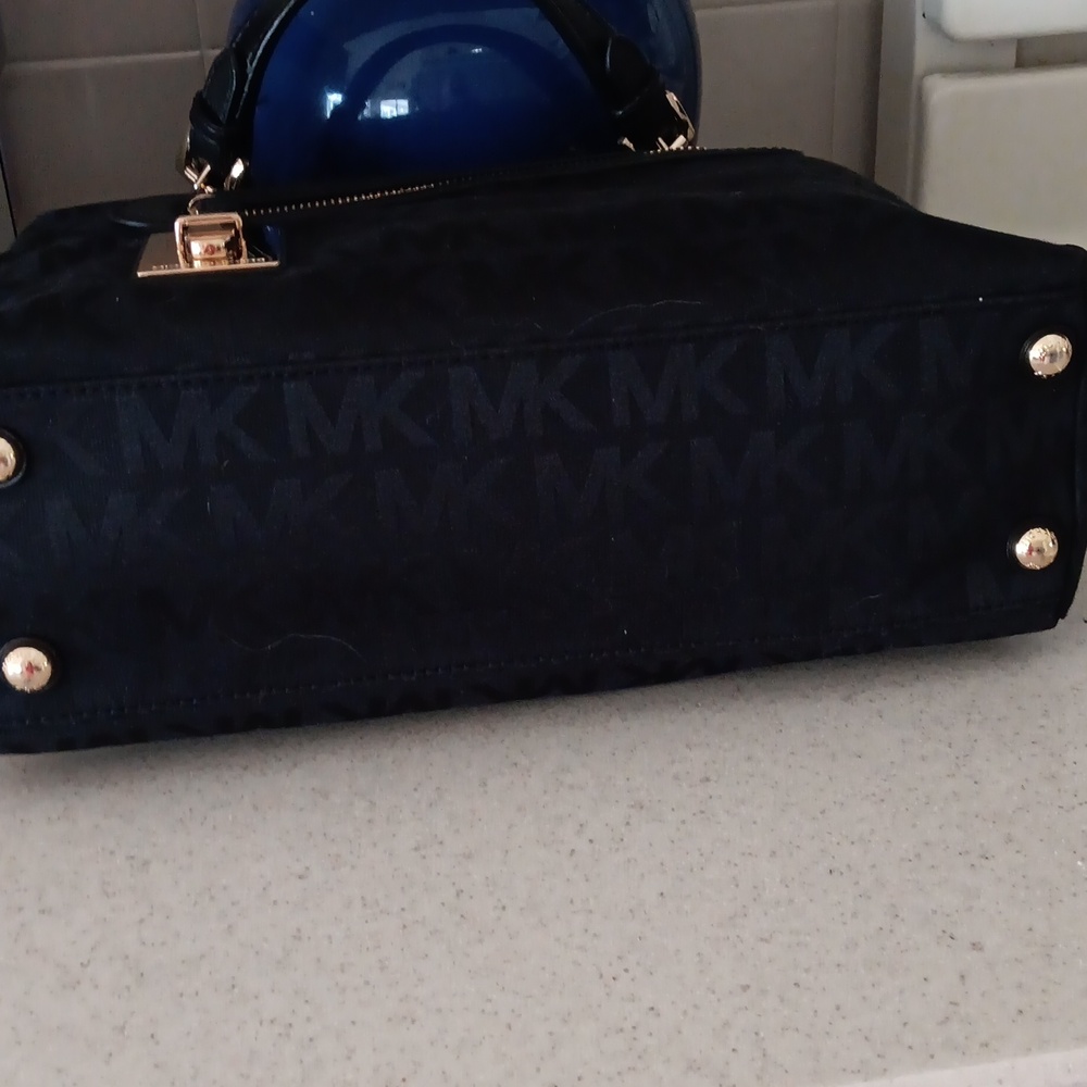 MICHAEL KORS HANDBAG - Picture 9 of 9